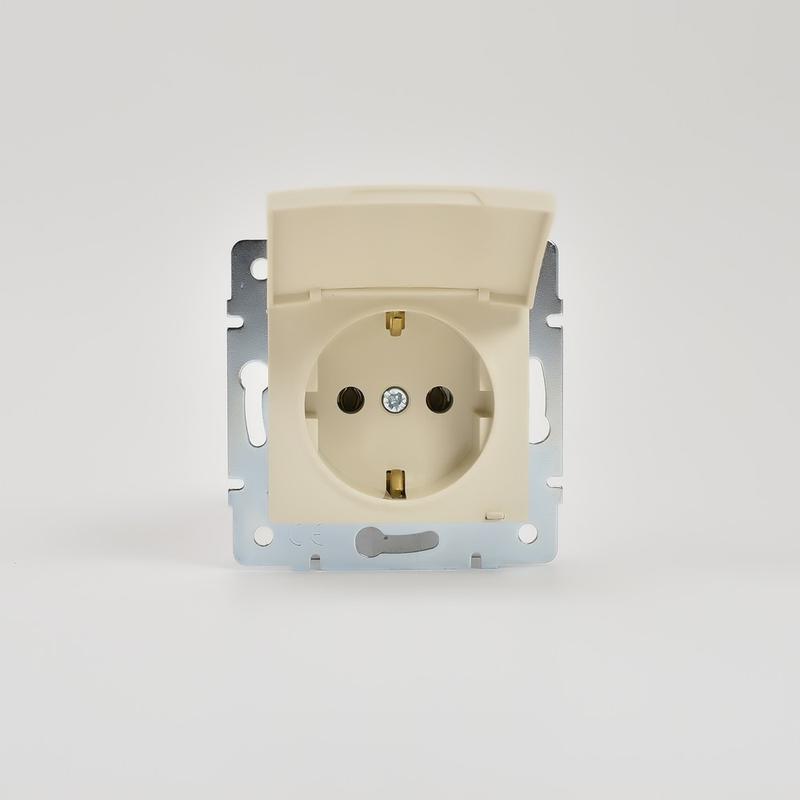 Розетка  KARINA термопласт с заземлением крем LEZARD 707-0388-123B